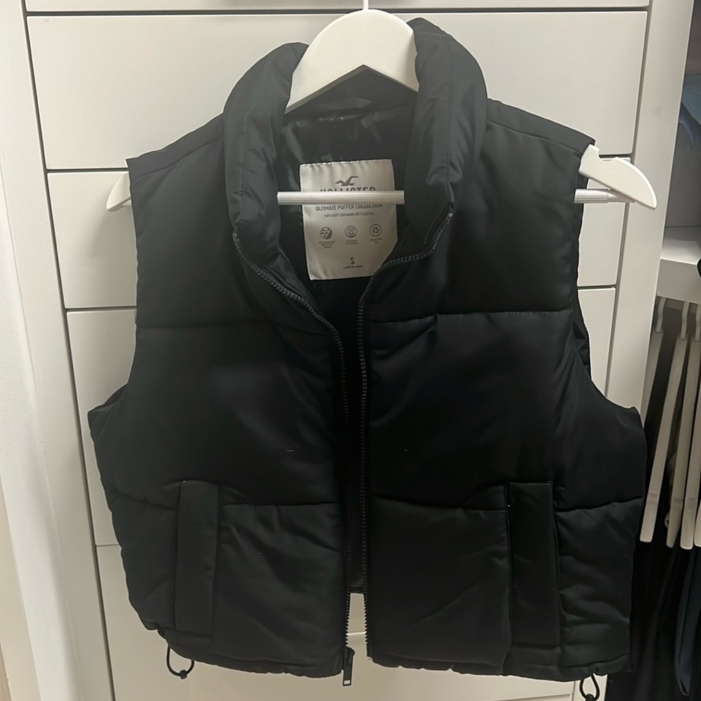 Hollister puffer jacket